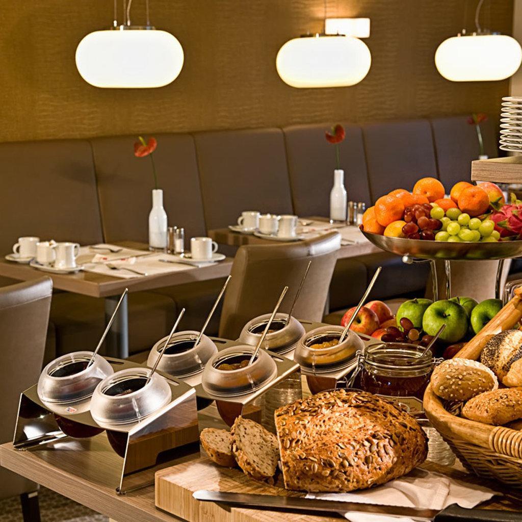 Hotel Conti Duisburg - Partner Of Sorat Hotels Exteriör bild
